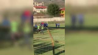 Dhunohet barbarisht arbitri në Peqin