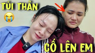 TIN VUI, Hai Mẹ Con Em Gái Quỳnh Anh Bật Khóc Khi Nhận Số Tiền Lớn Từ MTQ Nước Ngoái | Luận Vlog