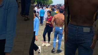 Girl’s reaction on shirtless bodybuilder 😱😂 #publicreaction #fitness #akshaykumar