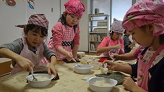 育てたお米でおにぎり作り　小樽中央幼稚園