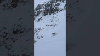 Skiing deep powder in the Canadian Rockies🤿