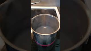 Fissler Original Pro pot VS Silit Achat milk pot - water boiling comparison (1 liter)