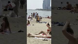 🇪🇸 Hot day at Barcelona beach