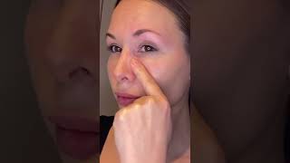 Tear line wrinkles puffy eye bags drainage massage