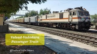 Valsad-Vadodara Passenger train crossing Makarpur station|Indian Train Lovers#trainlover