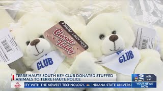 THS students give stuffed animals to THPD for local kids