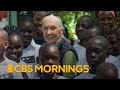 Jane Goodall receives unique tribute, mom gives out free hugs and more uplifting news