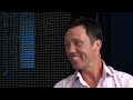 burn notice star jeffrey donovan on jail breaks death u0026 directing