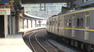 台鐵278次TEMU1000型太魯閣號通過\u00262141次EMU800型區間車離站(山佳)