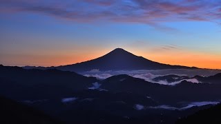 真夜中に雲海蠢く！富士山、雲海、そして美しい朝焼け。（タイムラプス）