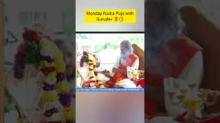 Monday Rudra Puja with Gurudev 🌷📿 ! Wisdom talk by Gurudev #shorts