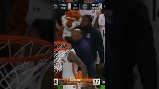 Auburn players in disbelief after Jabari Smith's jaw-dropping poster jam
