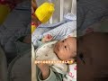 はじめてのお友達に嬉しくてニコッ baby 赤ちゃん 生後2ヵ月 日常 お友達 ニコニコ