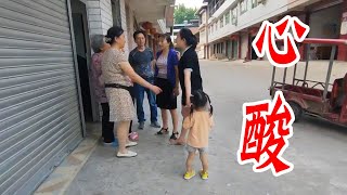 遠方表妹的爸媽都離去了，菊子和媽媽一起去家裡看望一下，瞬間感覺好心酸【菊子的鄉味 】