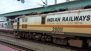 Santragachi WAP7 🔥🔥 || 02873 UP Yesvantpur Sf Fare Special #indianrailways