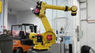 Fanuc R2000ia-210F industrial robot