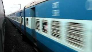 Nizamuddin bound SBC Rajdhani crosses Lucknow - Chennai Express