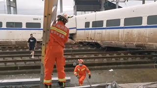 GLOBALink | 1 dead, 8 injured after bullet train derails in SW China