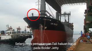 Proses sandar KAPAL KARGO 10.000 TON Dipelabuhan PT.IMIP