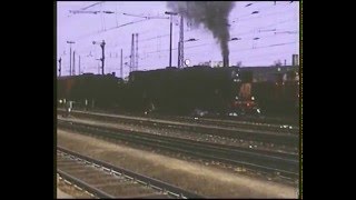 052 827-3 in Nürnberg, Abfahrt mit Güterzug 24.5.1970