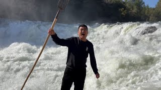 河北第二大水库泄洪，小伙不抓鱼竟然玩起了漂流，真是刺激【农村葛老三】