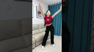 爱跳舞的小姑娘!#舞蹈 #龙凤胎兄妹 #熙熙琪琪 #foryoupage #dance