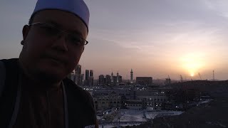 TEMPAT VIRAL - PORT BERGAMBAR DENGAN SUASANA SUNSET BERLATAR BELAKANGKAN MASJIDILHARAM MAKKAH