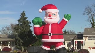 42-foot-tall Santa is turning heads in NY neighborhood