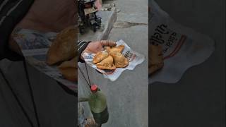 तेल का कनस्तर गलियों में लेकर बेच रहे मात्र 10 रुपए के 2 समोसे 😱 #shorts #viral