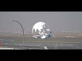 incredible landing for omanair at muscat international airport هبوط مذهل للطيران العماني دريملاينر