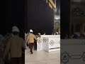 Barier Dicopot, Jamaah Haji Bisa Pegang Kabah dan Cium Hajar Aswad #viral #shorts #reels