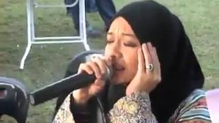 Litolover اجمل صوت بنت ماليزيه فى القران الكريم