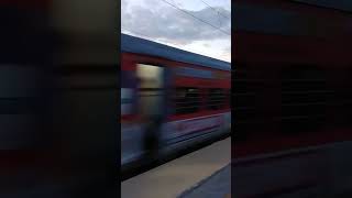 12635 Vaigai Superfast Express at Srirangam