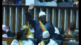 Assemblée - Cheikh Bara Ndiaye chauffe le public