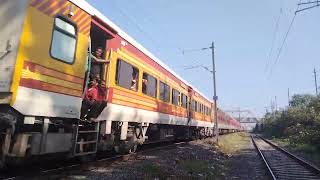 LGD WAP7 22538 LOKMANYA TILAK TERMINAL TO GORAKHPUR KUSHINAGAR SUPERFAST EXPRESS