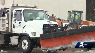 OKC street crews begin treating roads ahead of snow, ice threat