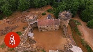 Construyendo un castillo medieval en tiempos modernos