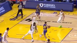 You rarely see Steph Curry miss a wide open layup | GSW vs Mavs