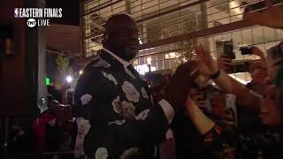 Shaq Starts A  Barkley Sucks  Chant With Milwaukee Bucks Crowd After ECF Game 1