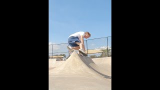 Extreme Footbag Athlete Performs SMOOTH Stunt in the Skate Park