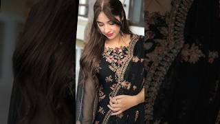 Pakistani celebrity in black dresses | Beauty Icon.