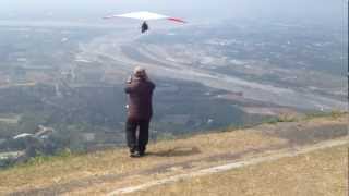 滑翔翼 Hang-Gliding at 屏東賽嘉樂園 (Daniel帶團 2013.2.14)