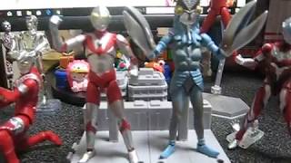 SHODOウルトラマンVS5の　拡張セットに　ウルトラマンとバルタン星人をたたせてみた