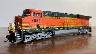 BNSF ES44DC (Athearn Genesis) Review