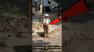 lady police help #trending #shorts #rahul0001 #help #humanity