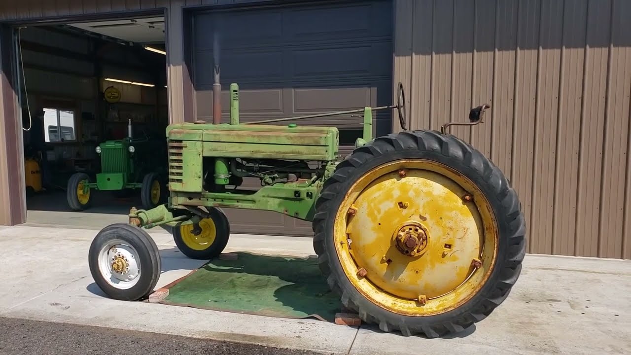 1948 John Deere B - Finally Unstuck - YouTube