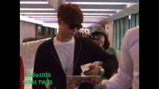 SS501 [20120520] KIM HYUN JOONG 김현중 金賢重離台depart from Taiwan