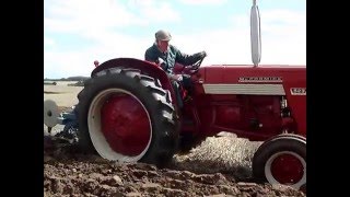 McCormick IH 523 with Fiskars two-furrow plough