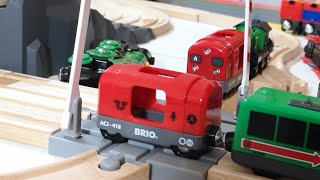 Brio and Thomas Tank Engine Friends, How to make a Railroad, Crossing with Trains and Bus.