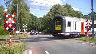 Spoorwegovergang Hasselt (B) // Railroad crossing // Passage à niveau